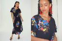 <p><em>Midnight Posy</em></p>